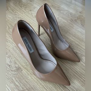 Steve Madden nude heels, size 8